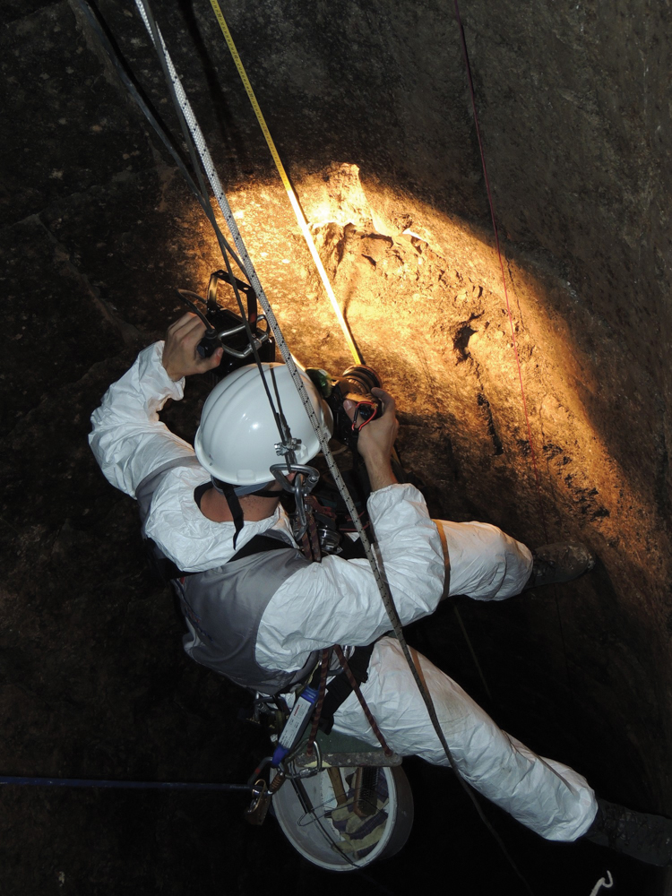 Výškové práce - sanácia komínu Výškové práce - sanácia komínu