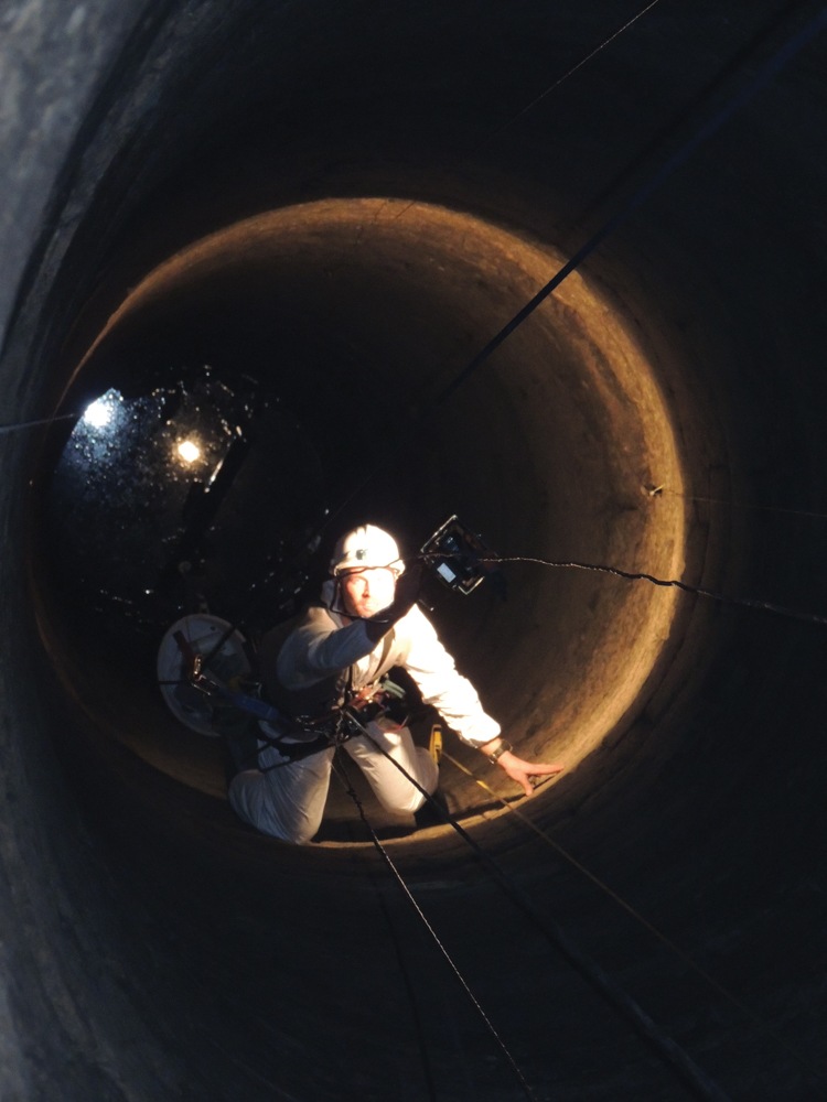 Výškové práce - prieskum hradnej studne Výškové práce - prieskum hradnej studne