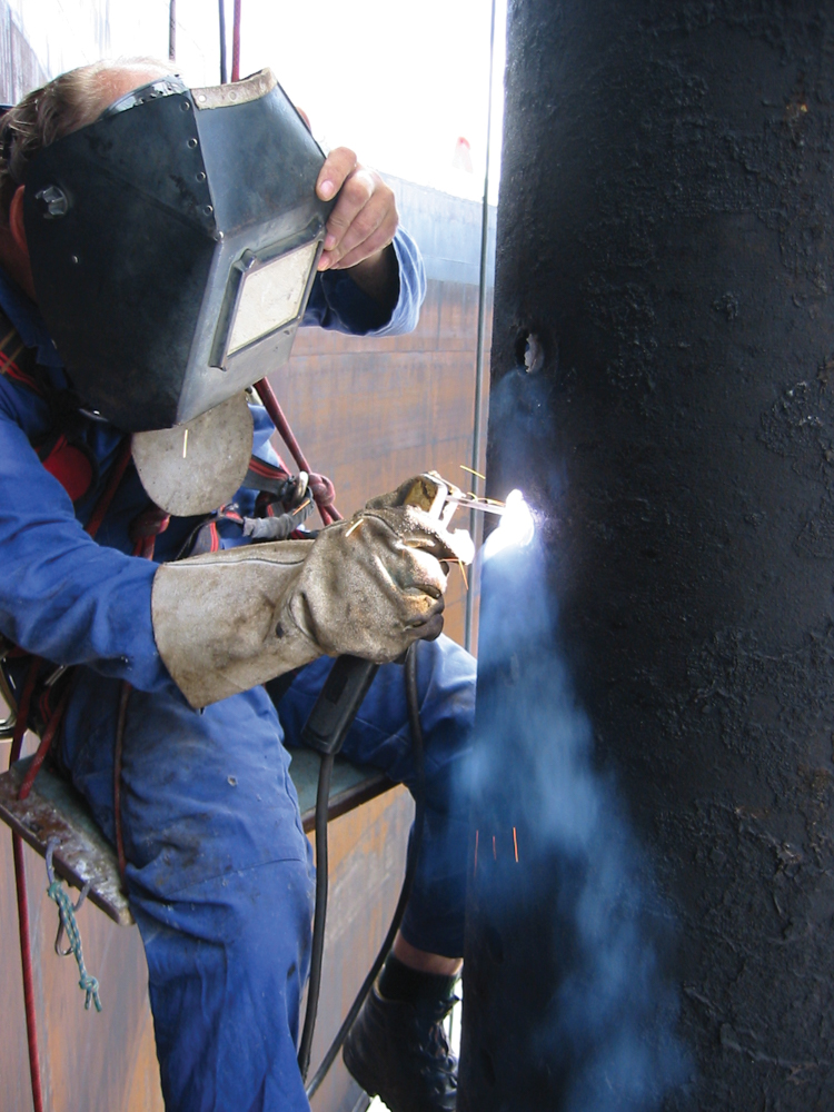 Výškové práce - zváranie vo výškach Výškové práce - zváranie vo výškach