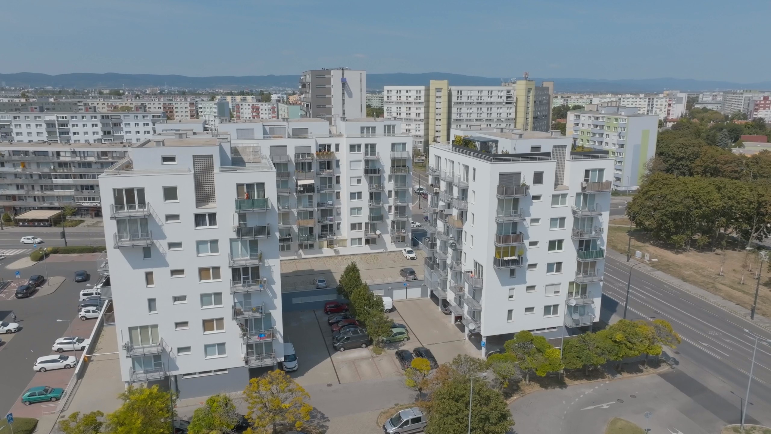 Podzáhradná, obnova bytového domu 2 - 4A Podzáhradná, obnova bytového domu 2 - 4A