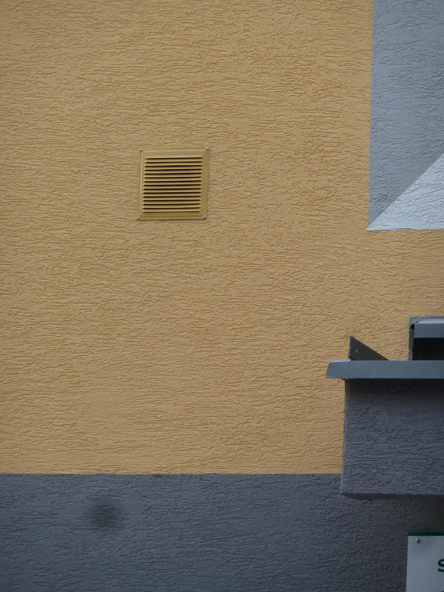 Detaily exteriér – fasádne mriežky