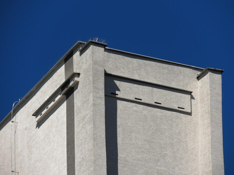 Detaily exteriér – hniezda pre vtáky