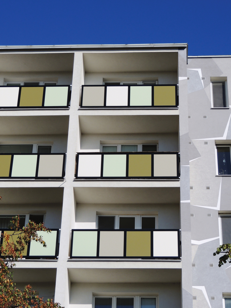 Bratislava, Súmračná 2-8, Balkóny a lodžie