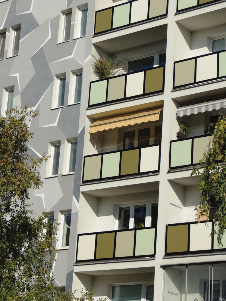 Bratislava, Súmračná 2-8, Balkóny a lodžie