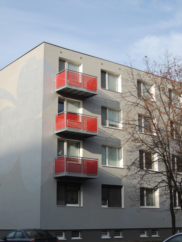 Ďatelinova 1-9 balkóny a lodžie