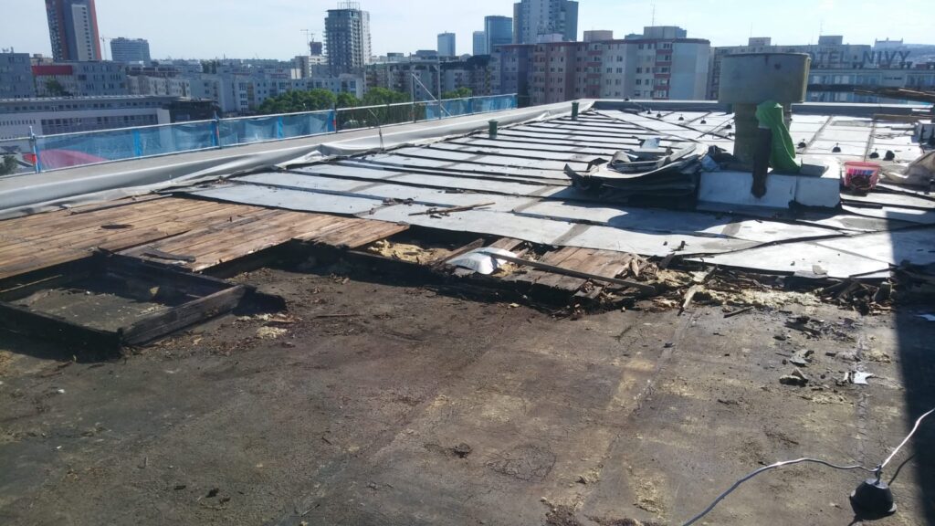 Obnova strechy Bajkálska