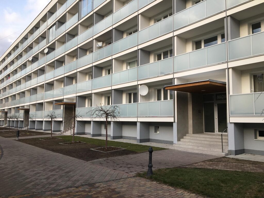 Obnova bytového domu Madačová