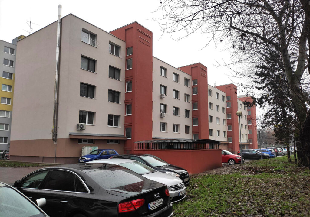 Obnova bytoveho domu na Medvedovej ulici 22-28