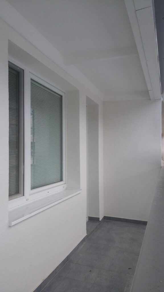 Obnova bytoveho domu Karloveská 51-55 Obnova bytoveho domu Karloveská 51-55