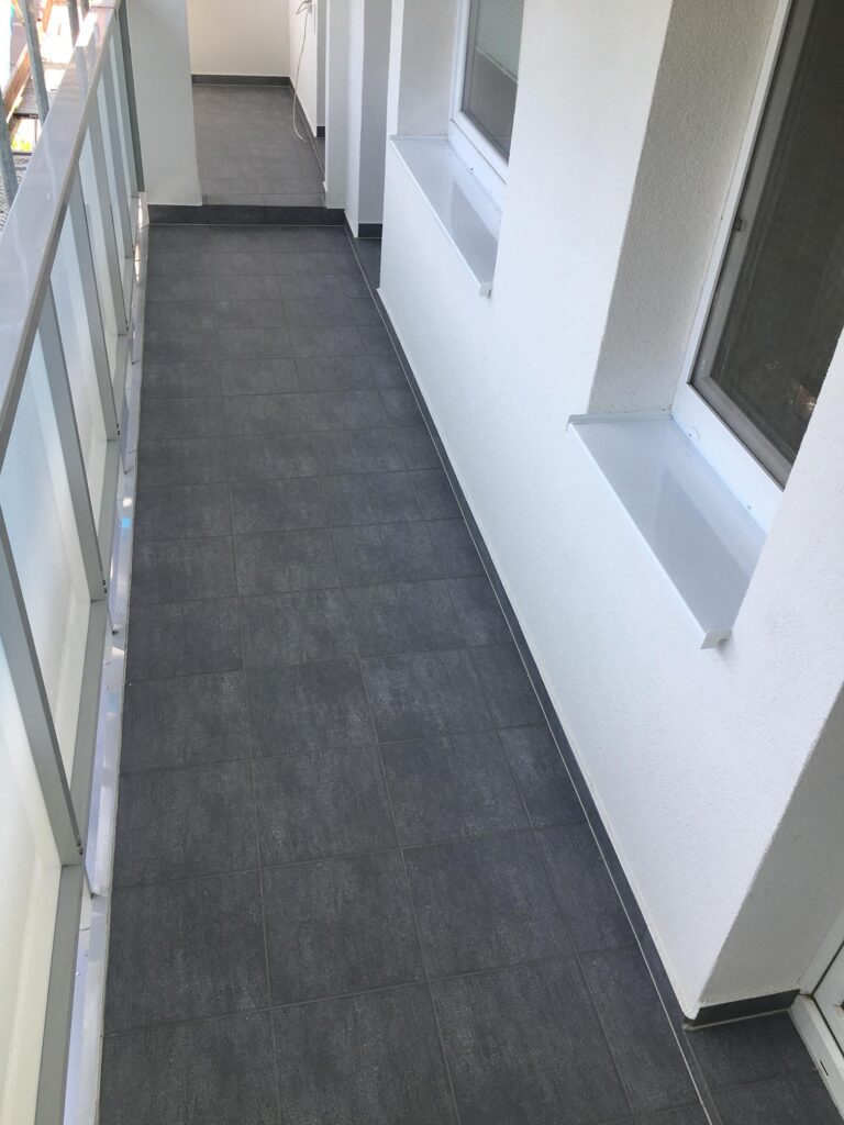 Obnova bytoveho domu Karloveská 51-55 Obnova bytoveho domu Karloveská 51-55